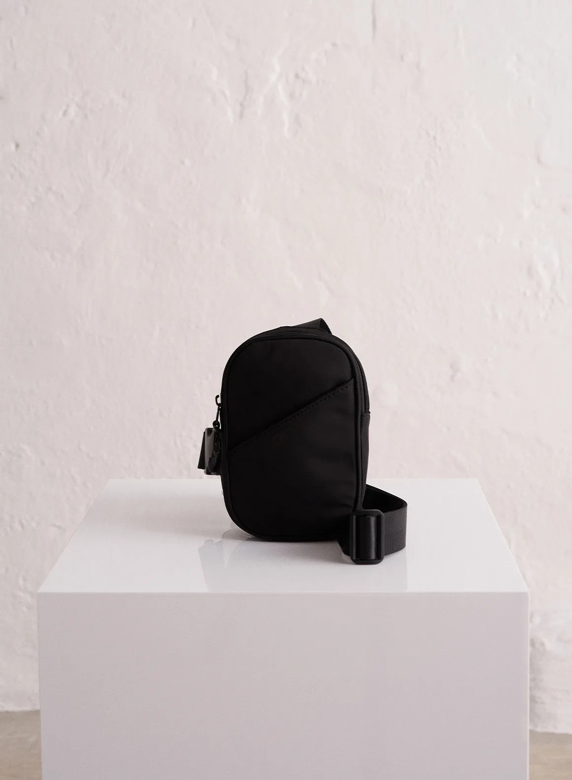 Black Edge Belt Bag