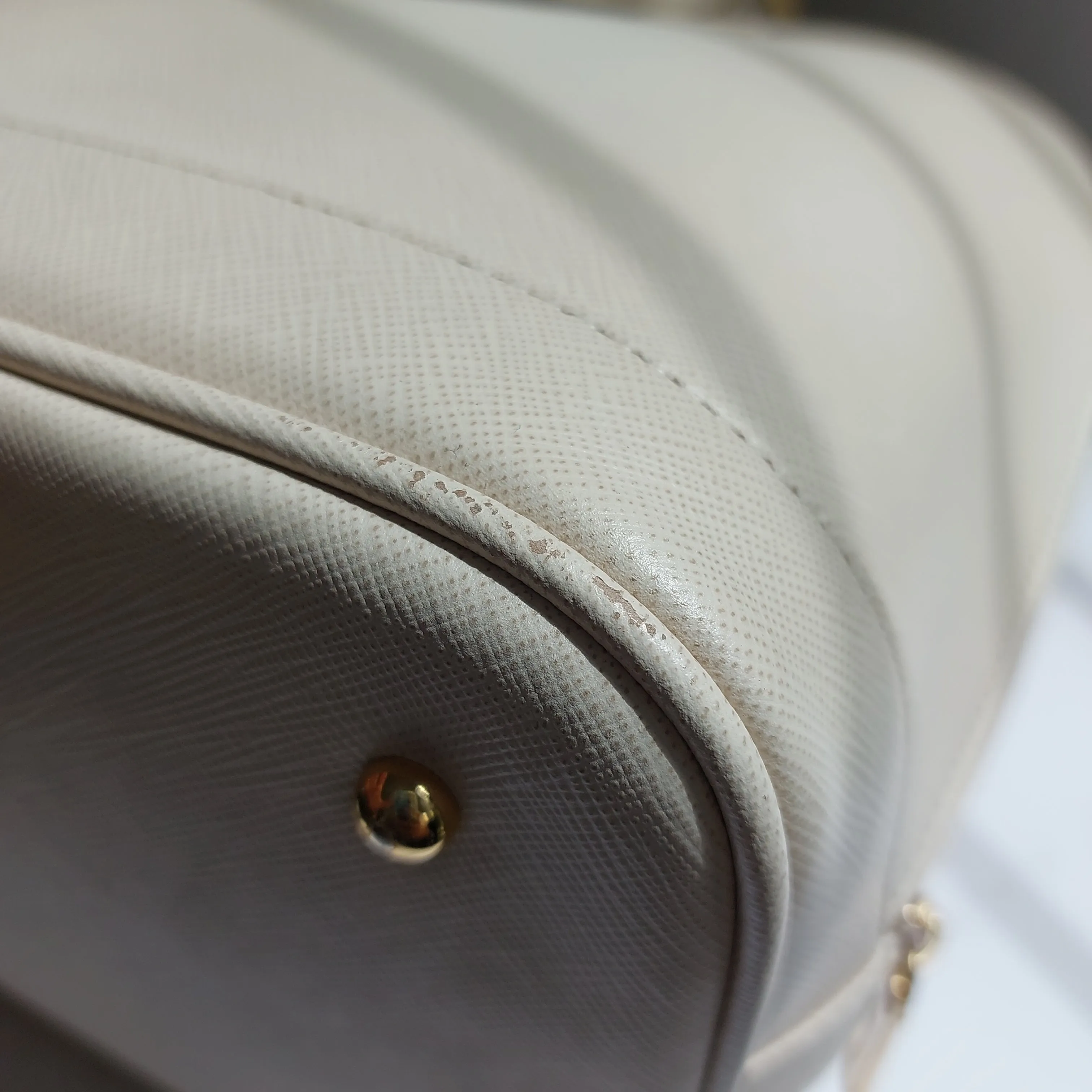 Jafferjees White Leather Dome Handbag | Pre Loved |