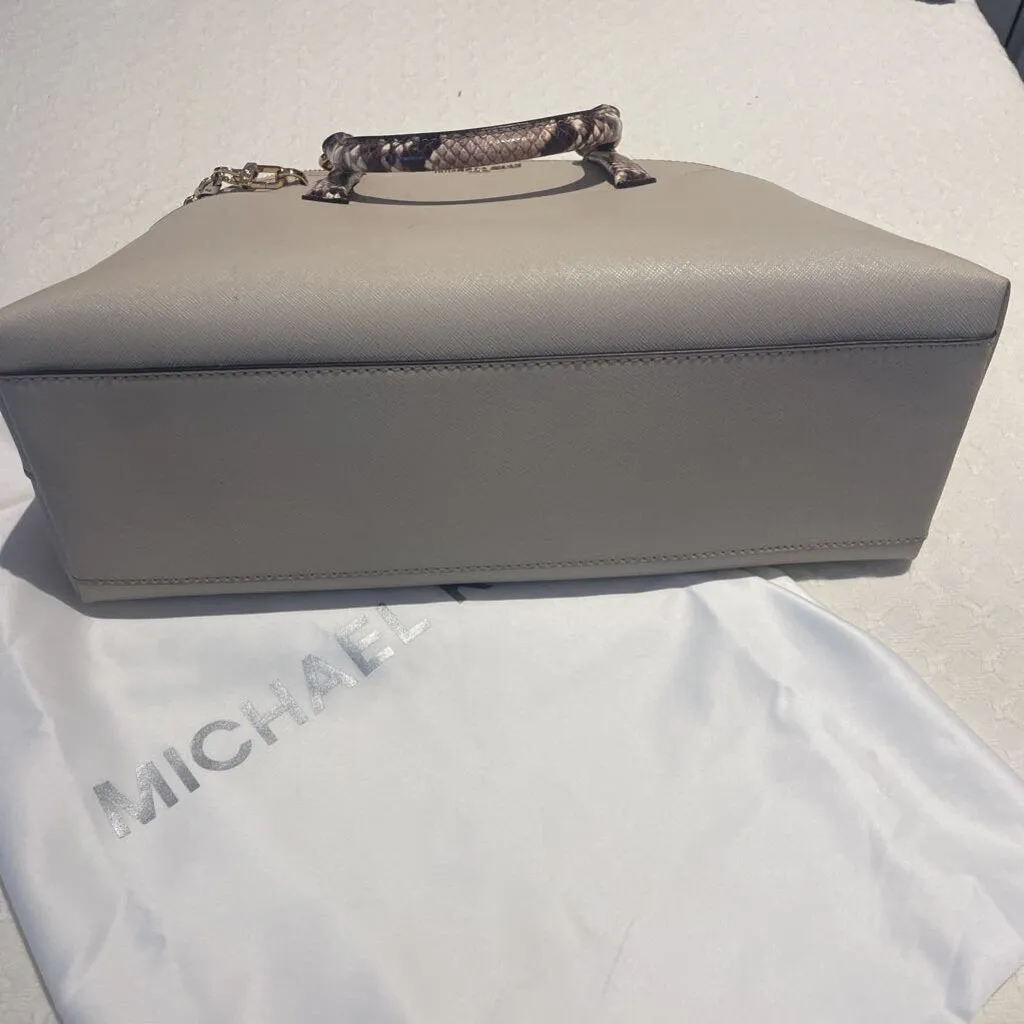 Like New! Michael Kors Hudson Dome Satchel Sand Handbag w/ Dust Bag