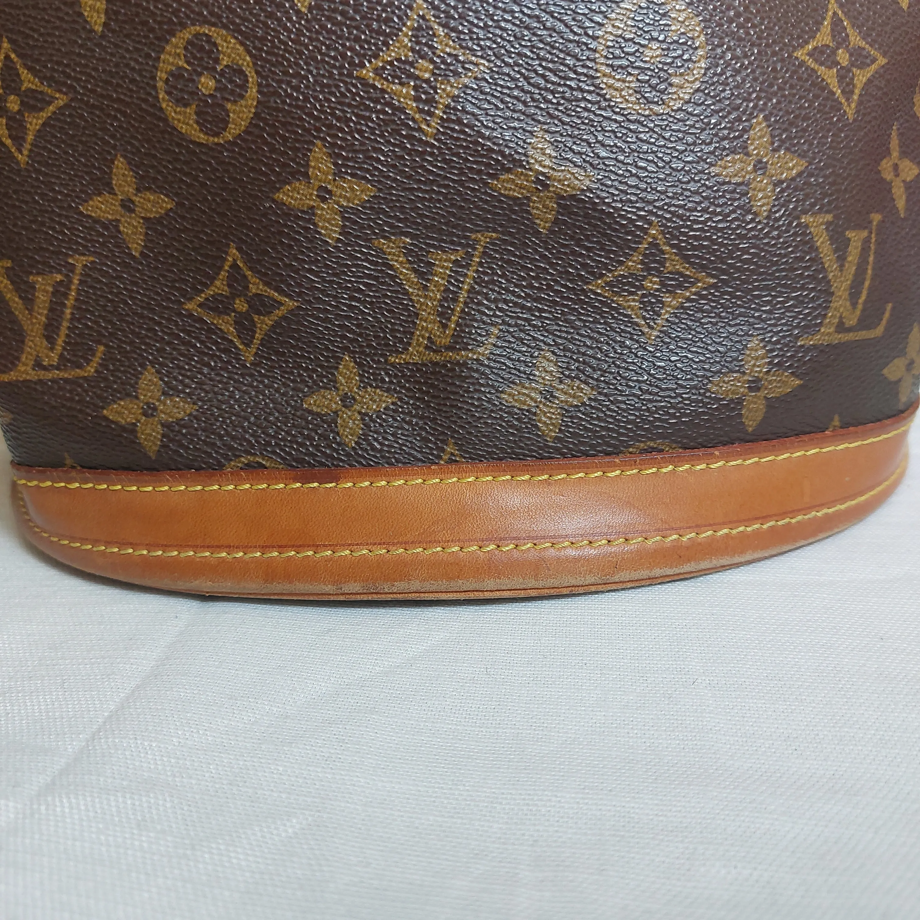 Louis Vuitton Monogram Canvas Petit Bucket Bag | Pre Loved |