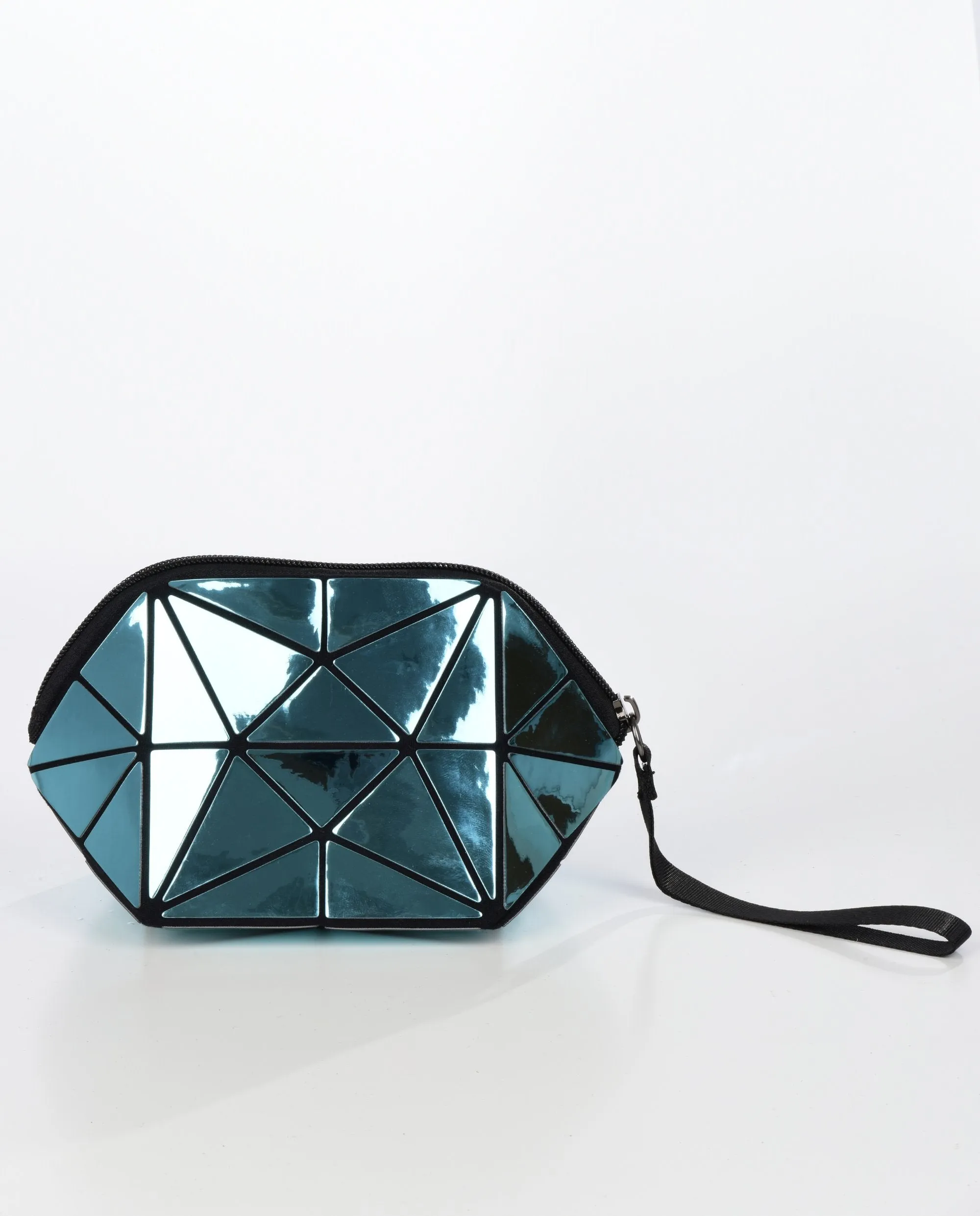 LUCENT METALLIC ISOSCELES TRIANGLE WRISTLET