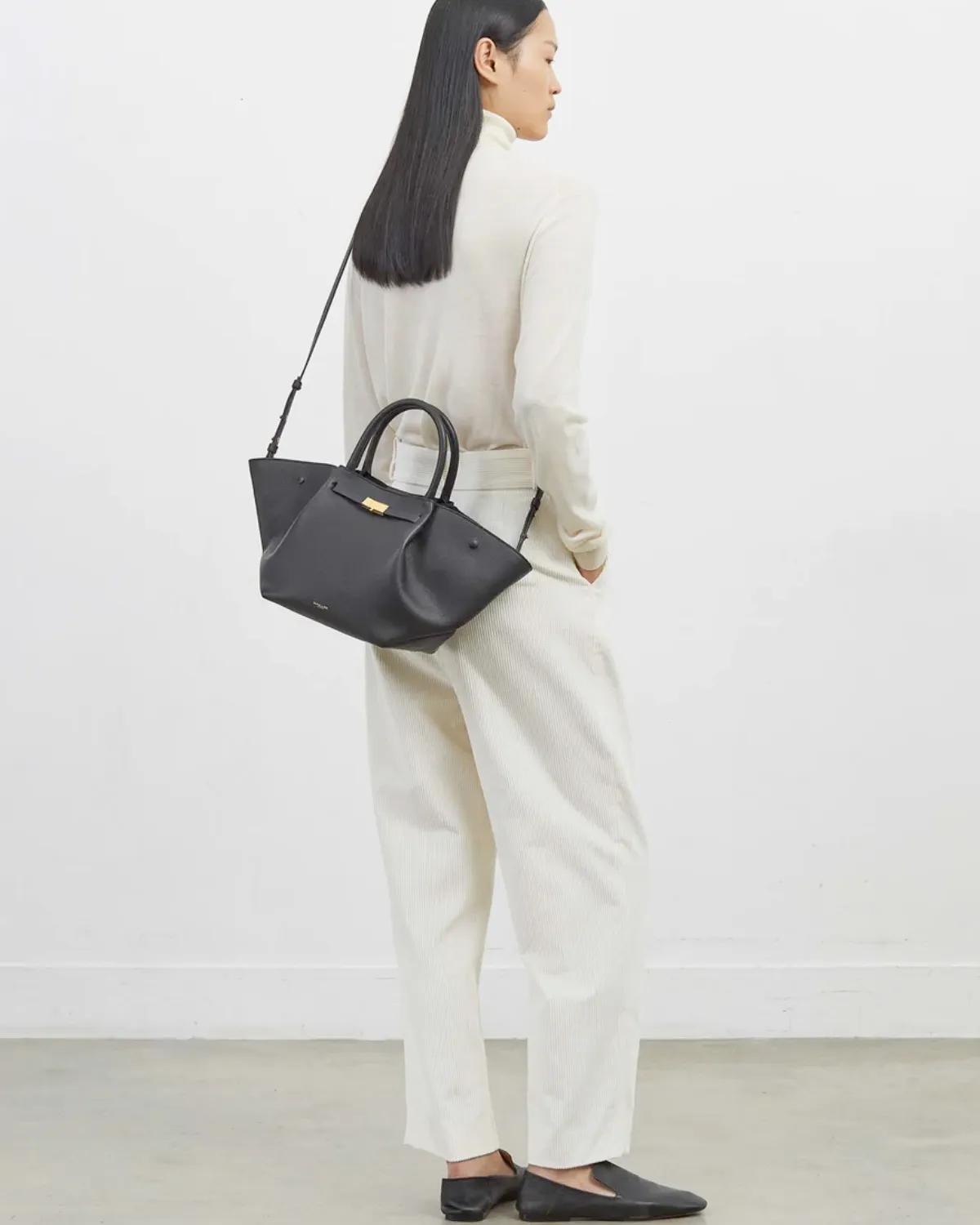 Midi New York Tote (Black Small Grain)