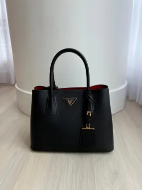 Prada Luxurious Double Bag - Elegant Designer Handbag for Fashion Enthusiasts